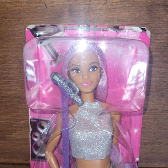 Barbie 2018 Pop Star Barbie You Can Be Anything! - Picture 4 of 14